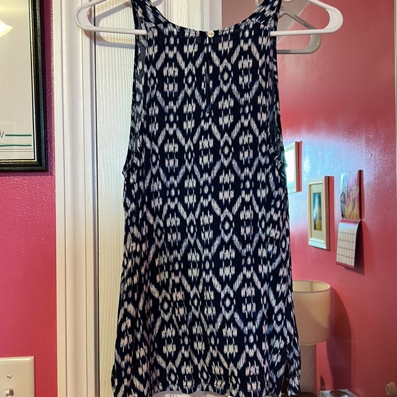 Tank - Picture 2 of 3